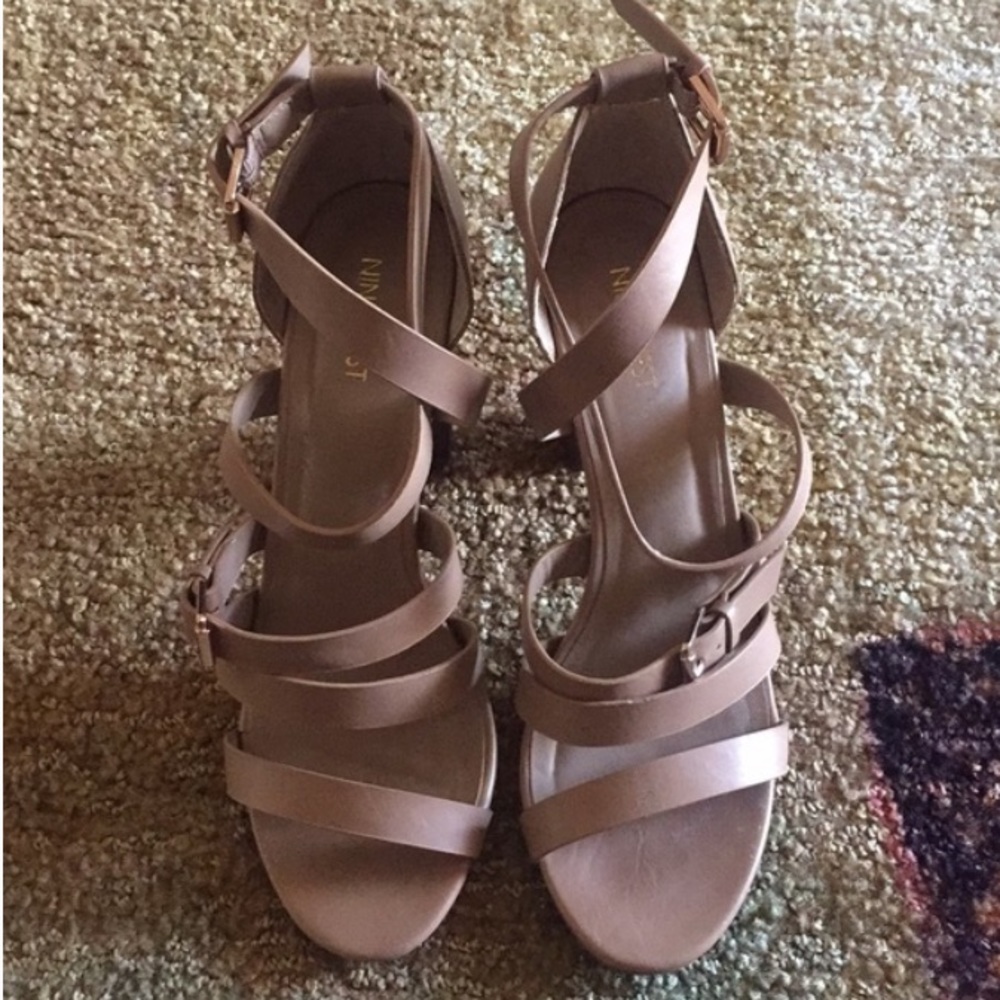 Heels - Picture 3 of 12